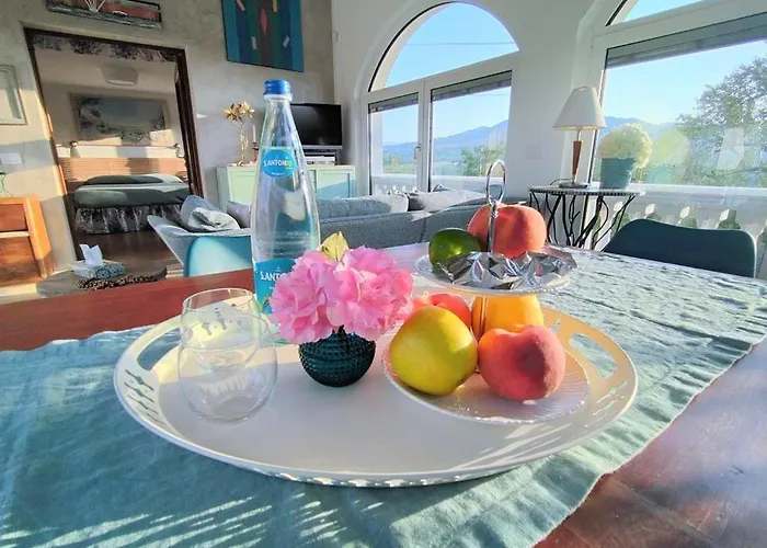 לינה וארוחת בוקר Casa Favari Montalbo