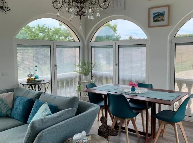 Casa Favari לינה וארוחת בוקר Montalbo