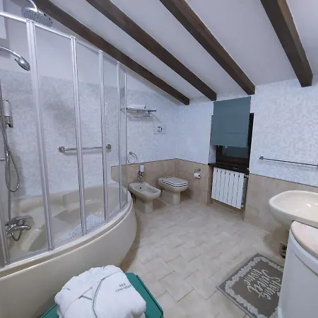 Casa Favari Bed & Breakfast Montalbo